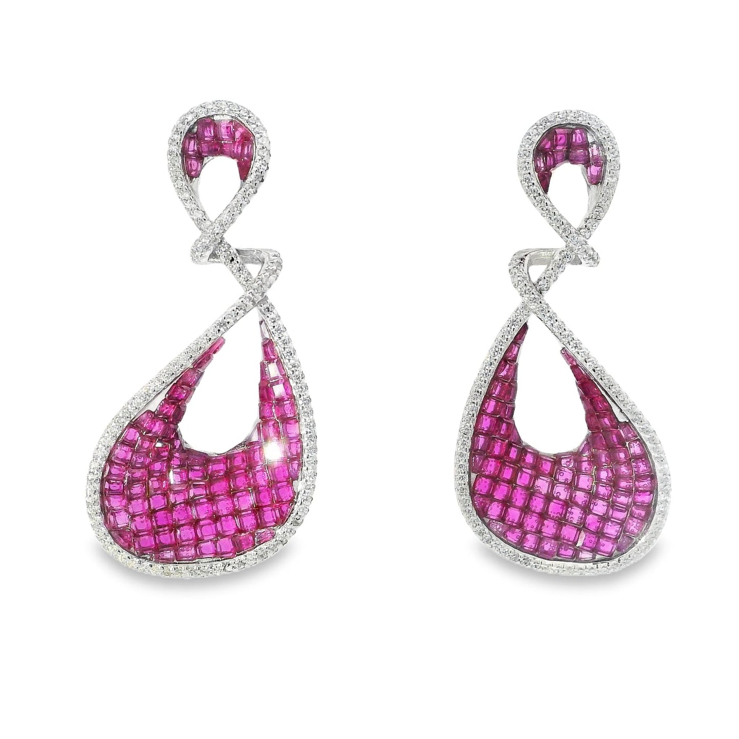 Elegant Inivisible Set Swirl Earring - AE103228