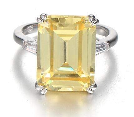 Stunning Emerald-Cut Diamond Ring - KR661001