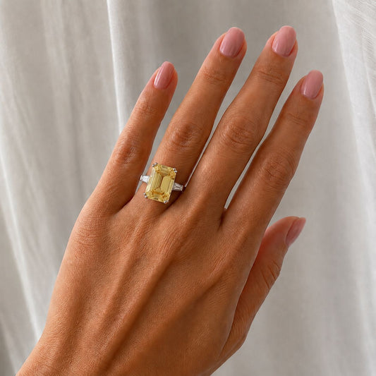 Large Emerald-Cut Ring - KR661001