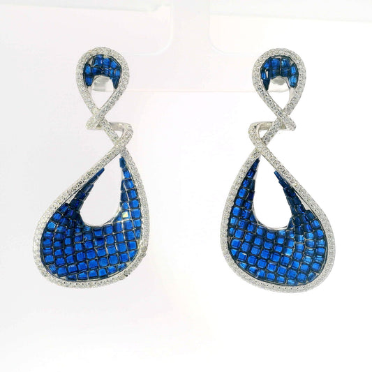 Elegant Inivisible Set Swirl Earring - AE103228